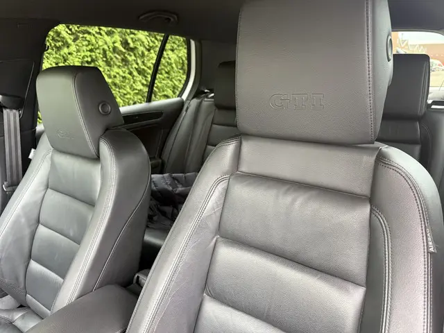 Volkswagen Golf 2.0 GTI 2012 Benzine 32