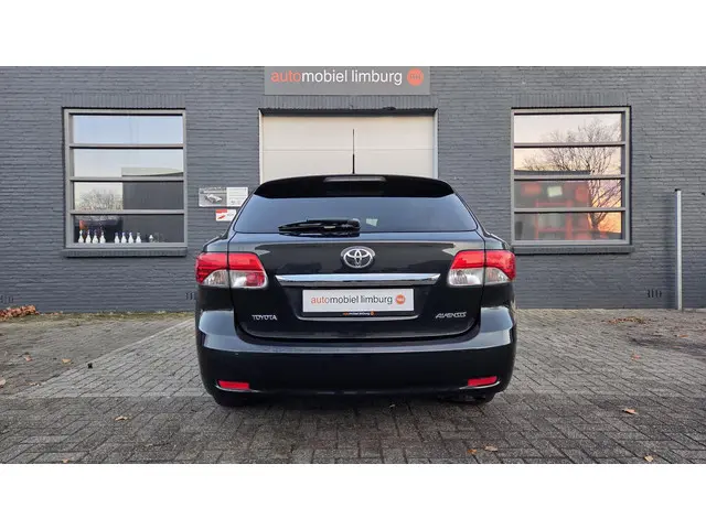 Toyota Avensis Touring Sports 1.8 VVT-i Sol 2015 Benzine 5