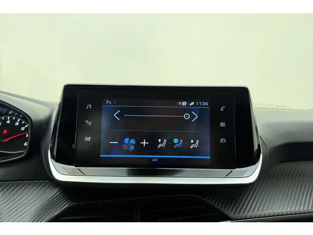 Peugeot 208 1.2 PureTech Active 2023 Benzine 22