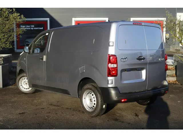 Toyota ProAce Worker 2.0 D-4D Challenger 2024 Diesel 7