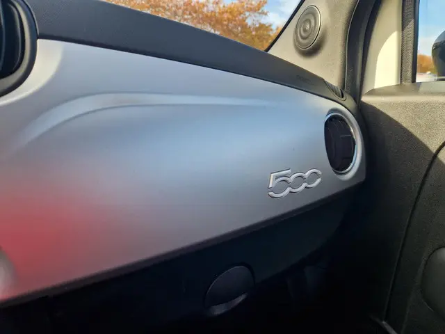 Fiat 500 1.0 Hybrid Hey Google 2021 Benzine 19