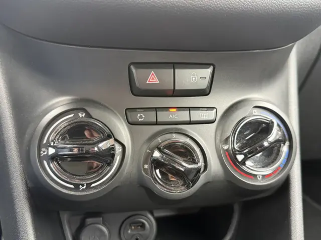 Peugeot 208 1.2 PureTech Blue Lion 2017 Benzine 13