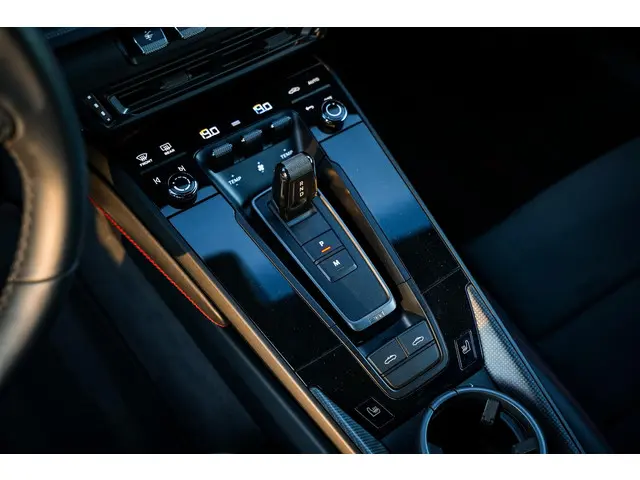 Porsche 911 3.0 Targa 4 GTS 2023 Benzine 15
