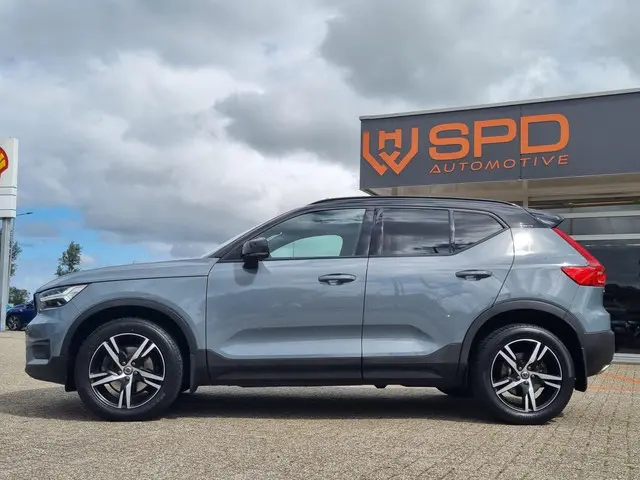 Volvo XC40 3