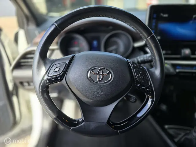 Toyota C-HR 1.2 Executive 2017 Benzine 8