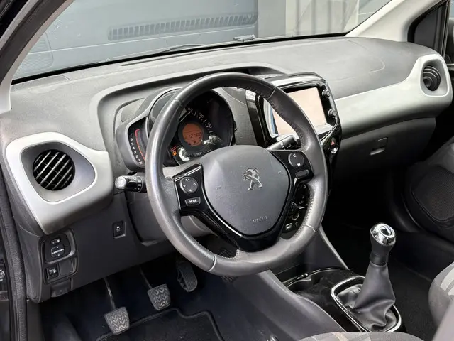 Peugeot 108 1.2 VTi Allure 2014 Benzine 13