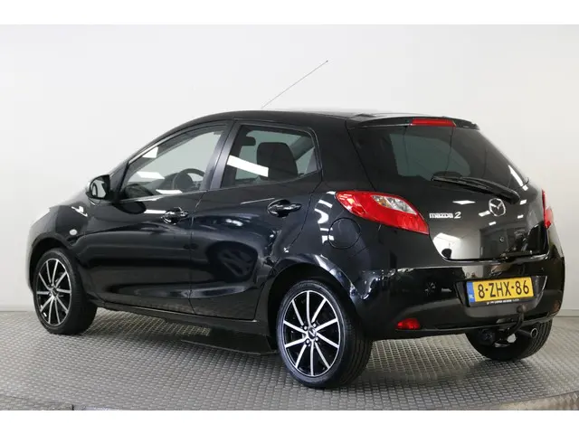 Mazda 2 1.3 Silver Edition 2015 Benzine 9