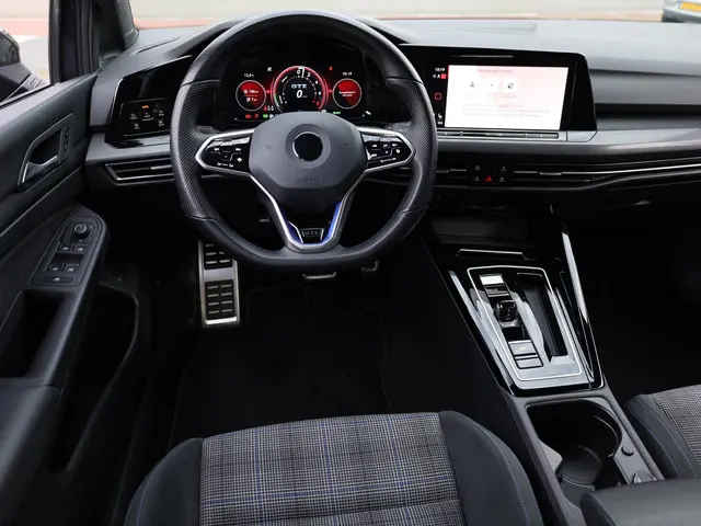 Volkswagen Golf GTE 2022 Hybride Benzine 28