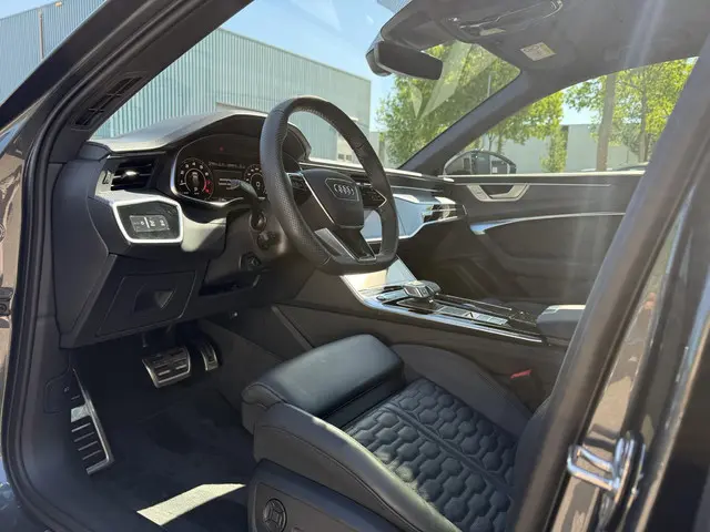Audi RS6 A6 Avant TFSI quattro performance 2024 Benzine 17