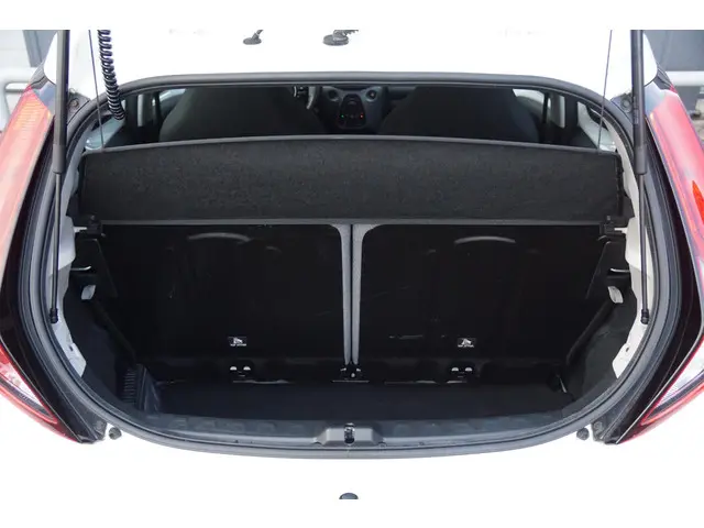 Toyota Aygo 1.0 VVT-i x-play 2021 Benzine 12