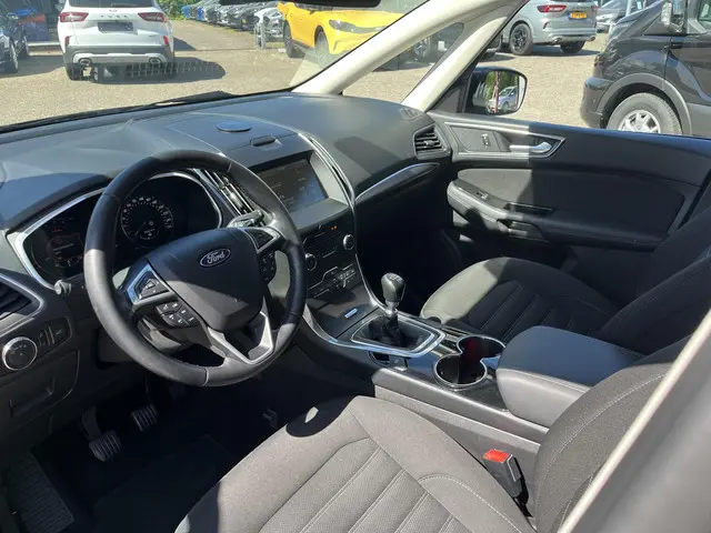 Ford Galaxy 1.5 Ecoboost Titanium 2016 Benzine 18