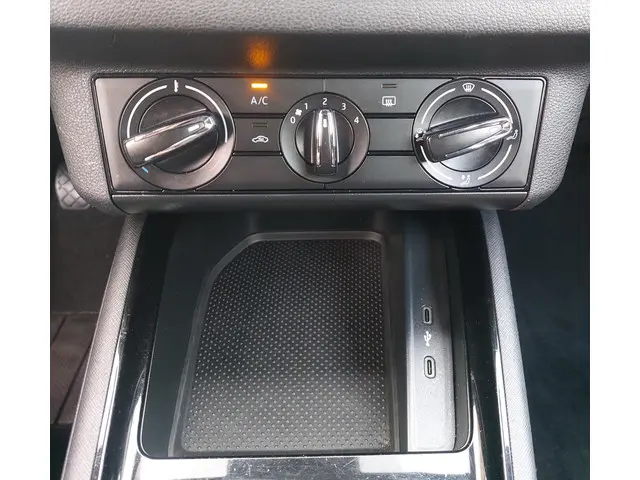 Škoda Kamiq 1.0 TSI Ambition 2021 Benzine 18