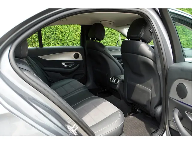 Mercedes-Benz E-Klasse E 250 Ambition 2016 Benzine 31