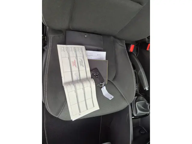 Renault Clio Estate 0.9 TCe Expression 2016 Benzine 16