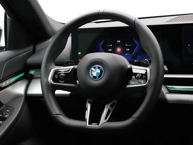 BMW 5 Serie Sedan 530e 2025 Hybride Benzine 32