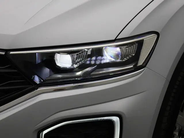 Volkswagen T-Roc 1.5TSI/150PK DSG Sport 2021 Benzine 9