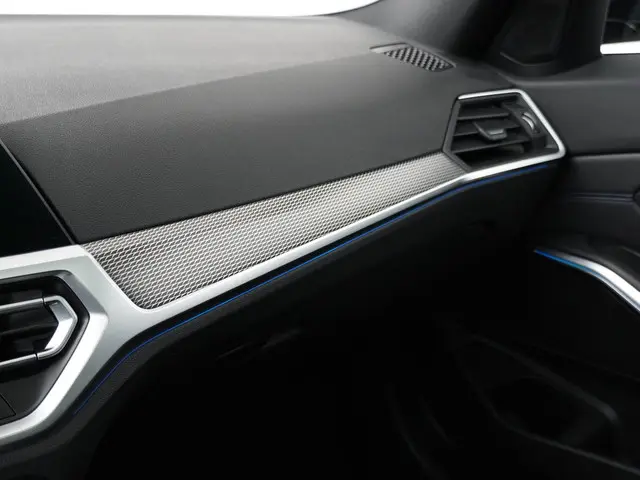 BMW 3 Serie Touring 330e 2022 Hybride Benzine 22