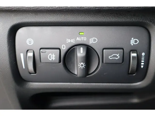 Volvo V40 1.6 T2 Kinetic 2015 Benzine 19