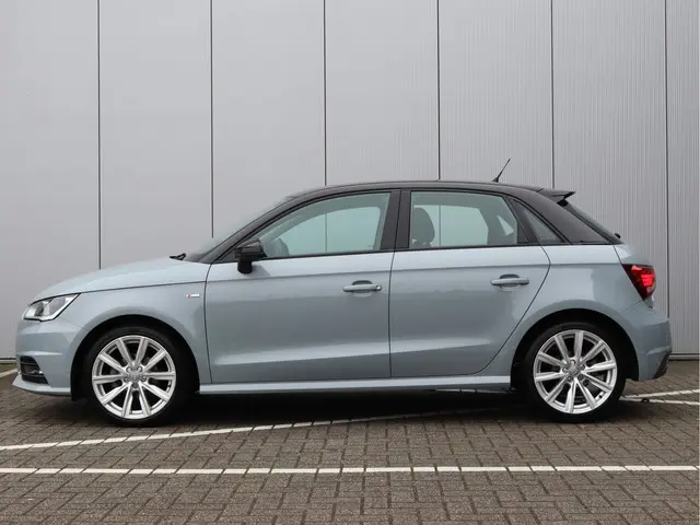 Audi A1 Sportback 1.0 TFSI S-line 2018 Benzine 16