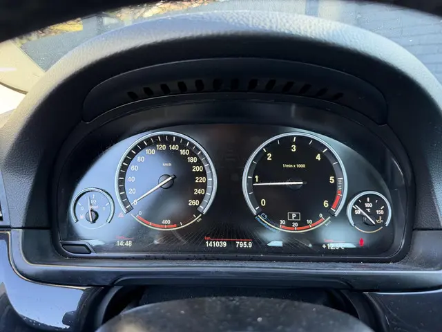 BMW 5 Serie 518d Executive 2014 Diesel 14