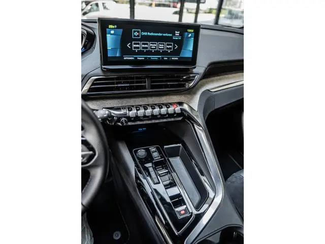 Peugeot 3008 1.6 HYbrid 225 GT 2023 Hybride Benzine 23