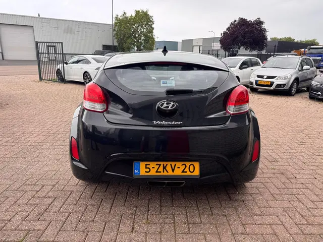Hyundai Veloster 1.6 GDI i-Catcher 2012 Benzine 4