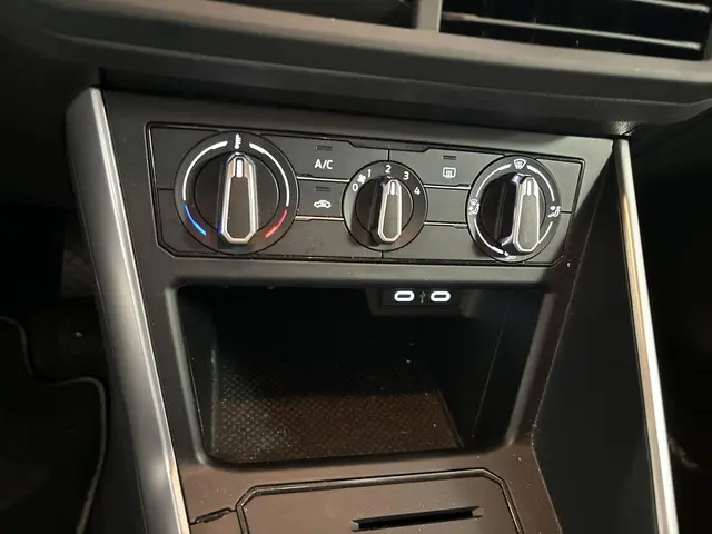 Volkswagen Polo 1.0 TSI Life 2023 Benzine 8