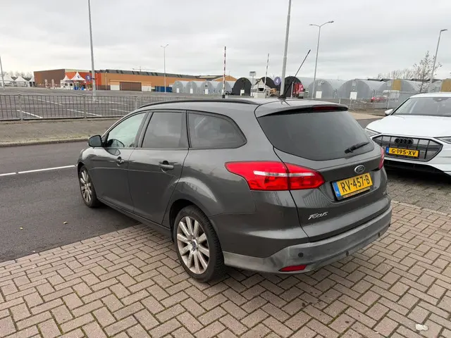 Ford Focus Wagon 1.0 Titanium EURO 6 2016 Benzine 8