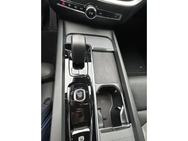 Volvo V60 Cross Country 2.0 B5 AWD Plus 2024 Benzine 10