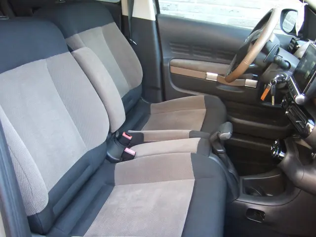 Citroën C4 Cactus 1.2 e-VTi Feel - Navigatie - 2014 Benzine 16