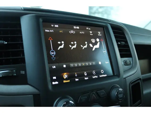 Dodge Ram 1500 5.7 V8 4x4 CREW CAB 2024 LPG/Gas 23