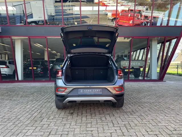 Volkswagen T-Roc 1.5 TSI Life Business 2024 Benzine 34