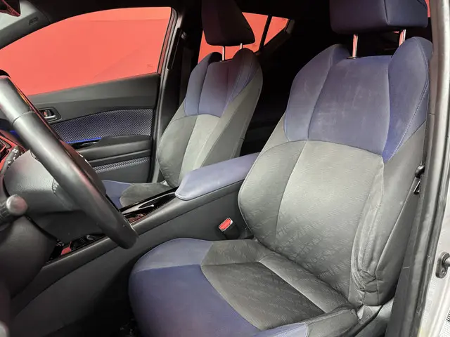 Toyota C-HR 1.8 Hybrid Bi-Tone 2018 Hybride Benzine 7