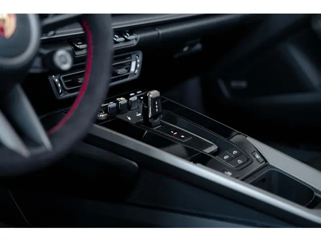 Porsche 911 Carrera Cabriolet 2020 Benzine 30