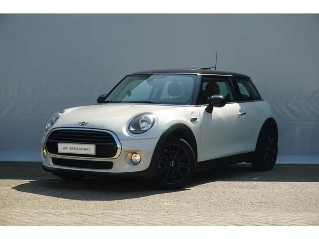 MINI 3-Deurs Cooper 2018 Benzine 23