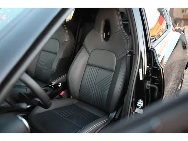 Nissan Juke 1.0 DIG-T Tekna 2025 Benzine 16