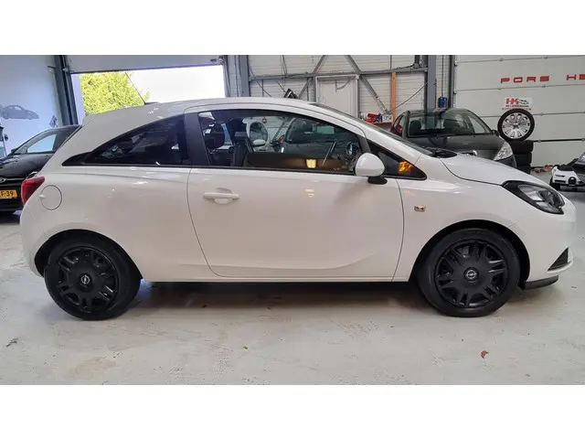 Opel Corsa 1.0 Turbo Business+ 2018 Benzine 4