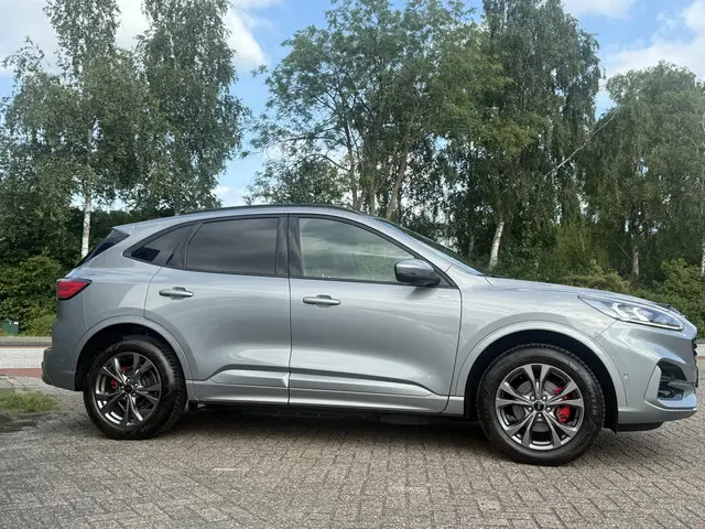 Ford Kuga 2.5 PHEV ST-Line X 2024 Hybride Benzine 6