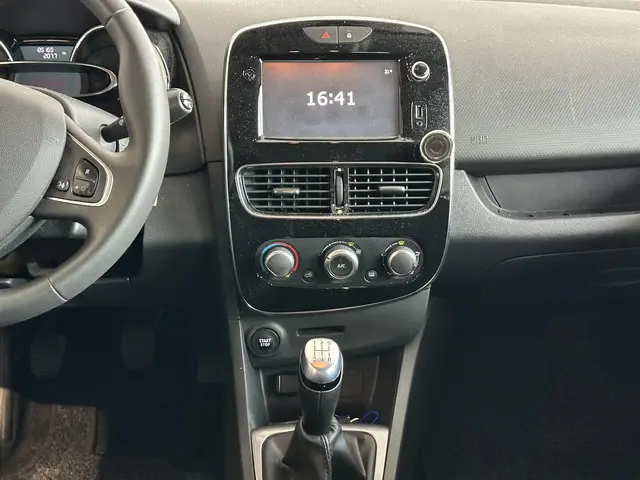 Renault Clio 0.9 TCe Limited 2018 Benzine 10