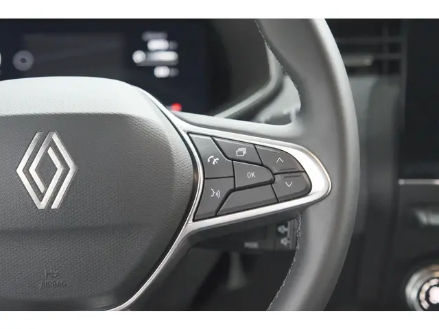 Renault Clio TCe 90 GPF techno 2025 Benzine 34