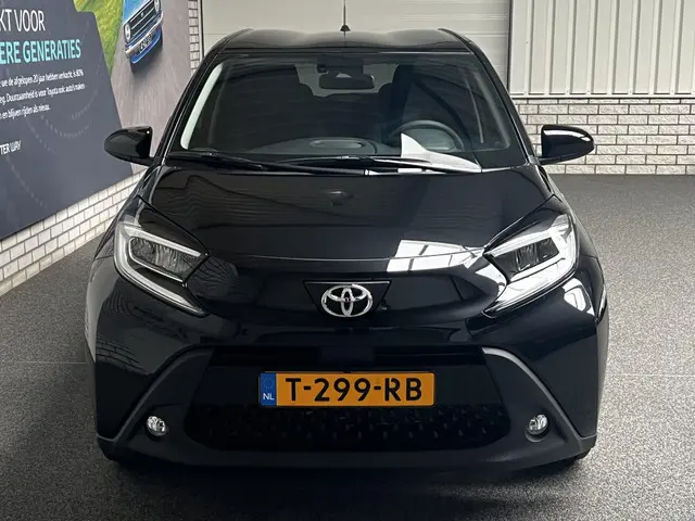 Toyota Aygo X 1.0 VVT-i MT first 2023 Benzine 5