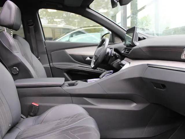 Peugeot 3008 1.6 HYbrid 225 GT 2022 Hybride Benzine 8