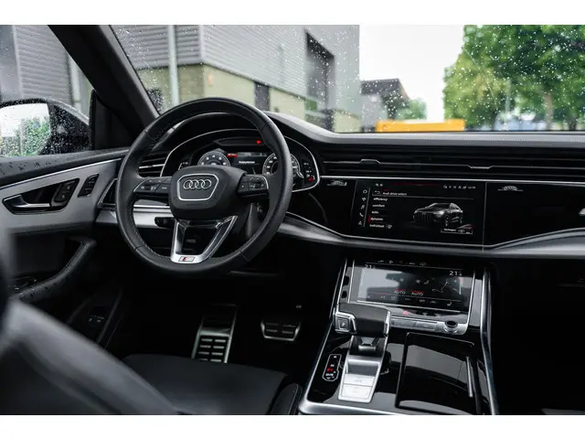 Audi Q8 55 TFSI-E quattro 2023 Hybride Benzine 23