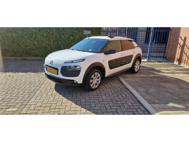 Citroën C4 Cactus 1.2 VTi Feel 2015 Benzine 2