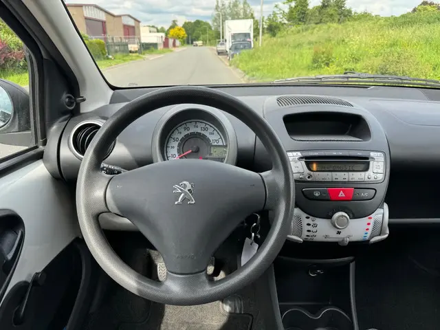 Peugeot 107 1.0 Access Accent Airco Bj 2014 2014 Benzine 8