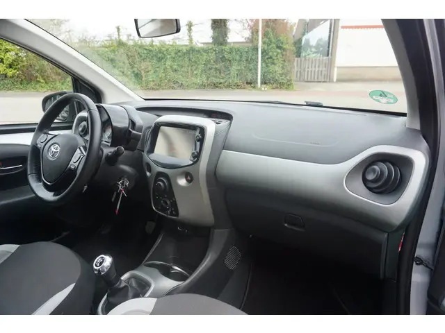 Toyota Aygo 1.0 VVT-i x-cite 2018 Benzine 3