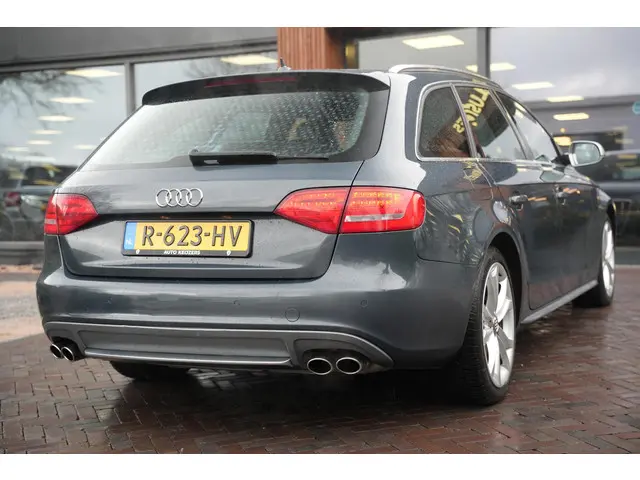 Audi A4 Avant 3.0 TFSI S4 quattro Pro Line 2013 Benzine 18