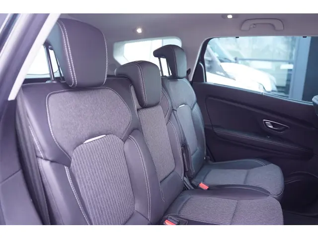 Renault Grand Scénic 1.3 TCe Techno 7p. 2022 Benzine 33