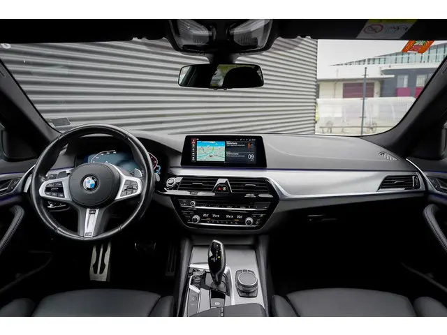 BMW 5 Serie 530e High Executive 2020 Hybride Benzine 7