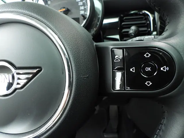 MINI 5-Deurs Cooper 2022 Benzine 15